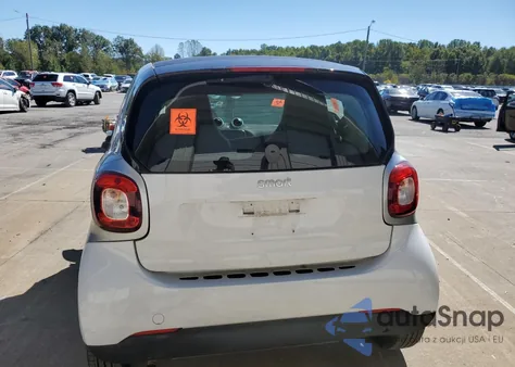2016 Smart Fortwo z USA, uszkodzony, nr VIN WMEFJ5DA5GK127995